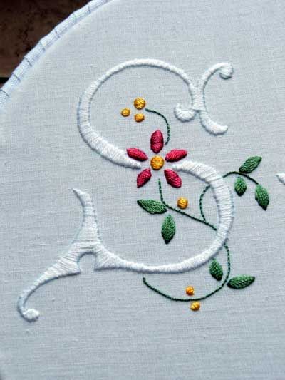 Embroidered monogram S. Need o remember this site for embroidery instructions, ideas and books to order. Embroidery Letters, Embroidery Monogram, Pola Sulam, Embroidered Monogram, Loose Skin, 자수 디자인, Hand Embroidery Patterns, Embroidery Inspiration, Embroidery Tutorials