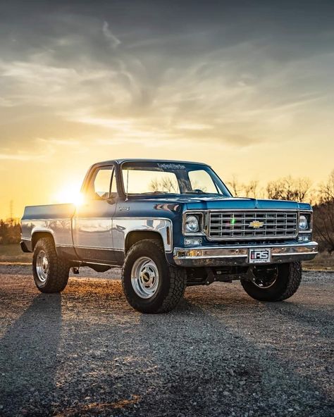 1986 Chevy C10, 71 Chevy Truck, Old School Trucks Chevy Pickups, 1980 Chevy Truck, Old Square Body Chevy, Dream Trucks Chevy, K10 Chevy 4x4, Square Body Chevy 4x4, Ford Truck Wallpaper