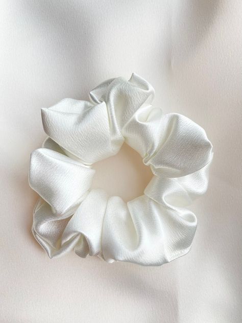 Bride Scrunchies, Bride To Be Box, Bridal Gift Box, White Hair Accessory, White Satin Fabric, White Scrunchie, Valentine Baskets, Bridal Boxes, Satin Scrunchies