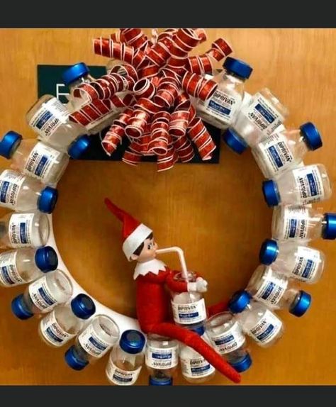 Medical Office Christmas Decorations, Diy Dollar Tree Christmas Crafts, Hospital Christmas, Hospital Decoration, Dollar Tree Christmas Crafts, Ideas Decoracion Navidad, Diy Dollar Tree Christmas, Diy Christmas Door Decorations, Pharmacy Decor