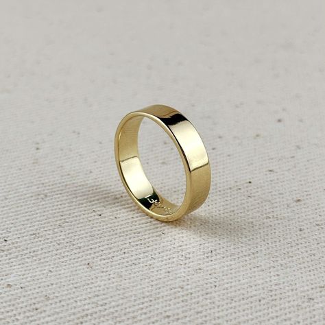 Plain gold ring