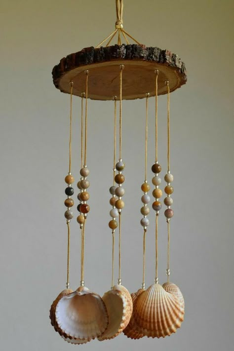 Seashell Ideas Decorations, Things To Make With Shells Seashells, Cockle Shell Crafts, Seashell Windchime, Sea Shell Wind Chime, Earthy Crafts, Seashell Mobile, Seashell Diy, Windchimes Diy