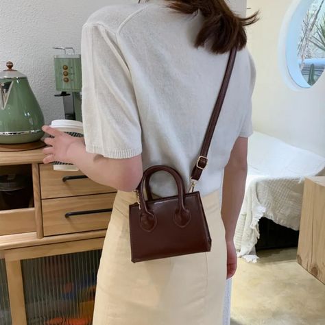 Small Sling Bags, Square Handbag, Small Sling Bag, Jacquemus Bag, Inspired Handbags, Simple Tote, Fashion Vocabulary, The Vivienne, Beg Tangan