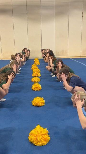 Dance Team Team Building, Team Building Cheerleading, Fun Games For Cheer Practice, Cheerleading Team Building Activities, Cheerleading Games Team Building, Cheer Team Building Games, Cheer Team Activities, Cheer Camp Activities, Cheerleading Team Bonding Activities