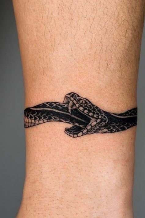 Men Tattoo Snake, Ouroboros Tattoo Wrist, Snake Oroboros Tattoo, Ouroboros Tattoo Around Arm, Oroborus Tattoo Design Minimal, Orobourous Tattoo, Orabouras Tattoo, Arm Tattoos For Man, Small Snake Tattoo Men