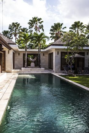 Bali Beach House, Balinese Villa, Bali Architecture, Villa In Bali, Bali Style Home, Modern Tropical House, Exotic Homes, Tropical House Design, Rice Paddies