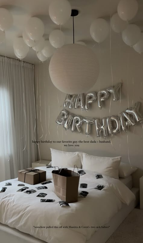 21st Birthday Room Surprise, Balloons In Room For Birthday, Bday Surprise Ideas For Boyfriend, Birthday Ballons Bedroom, Boyfriends 22nd Birthday Ideas, Bday Decor For Boyfriend, Birthday Gift Photos Idea, Decorate Room For Boyfriend Birthday, Boyfriend Bday Decoration Ideas