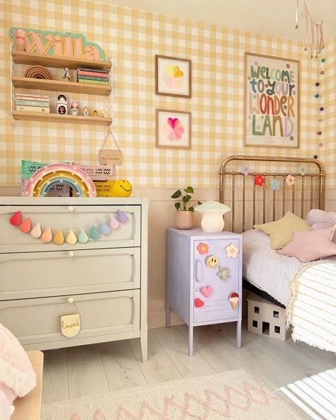 Interior Home Inspiration, Colourful Farmhouse Decor, Pastel House Decor, Daughter Bedroom Ideas, Colourful Kids Room, Colorful Kids Bedroom, Colourful Nursery, Eclectic Kids Room, Girls Room Colors