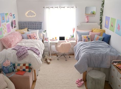 Comfy Dorm Room Aesthetic, Danish Pastel Bedroom Mirrors, Dorm Room Pastel Colors, Pastel Color Dorm Room, Pastel Dorm Room Aesthetic, Pastel Dorm Decor, Dorm Room Ideas Pastel, Danish Pastel Bed, Pastel College Dorm