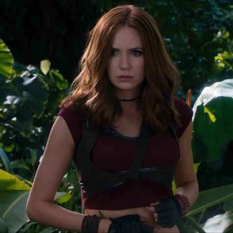 Ginger Actress Face Claim, Ruby Roundhouse Aesthetic, Karen Gillan Icons, Jumanji Ruby Roundhouse, Karen Gillan Jumanji, Ginger Actress, Jumanji Karen Gillan, Ginger Characters, Ginger Actresses