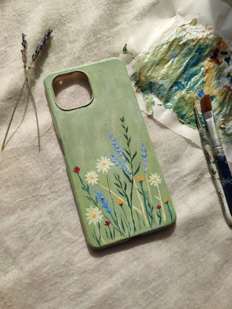 Artsy Phone Cases, Case Painting, Phone Case Diy Paint, Diy Phone Case Design, Acrylic Phone, Phone Cover Design, Power Of Makeup, Diy Iphone Case, Phone Case Ideas