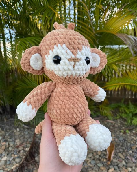 monkey!! 🐵 This little guy will be at my market this weekend! Pattern: @seasidecrochet_ #crochet #crochetmonkey #monkey #yeppoon #yeppoonliving #figtreecreekmarketsyeppoon Monkey Amigurumi Pattern, Crochet Amigurumi Monkey, How To Crochet A Monkey, Crochet Monkey Plush, Cute Crochet Monkey, Quick And Easy Things To Crochet, Crochet Zoo Animals, Crochet Big Stuffed Animals, Crochet Stuffed Animal Clothes