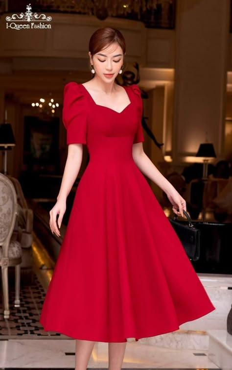 Christmas Frocks For Women, Cute Red Dresses Casual, Frock Casual, Red Dress Casual, Cute Red Dresses, Elegant White Dress, Simple Frocks, Business Attire Women, African Print Dress Designs