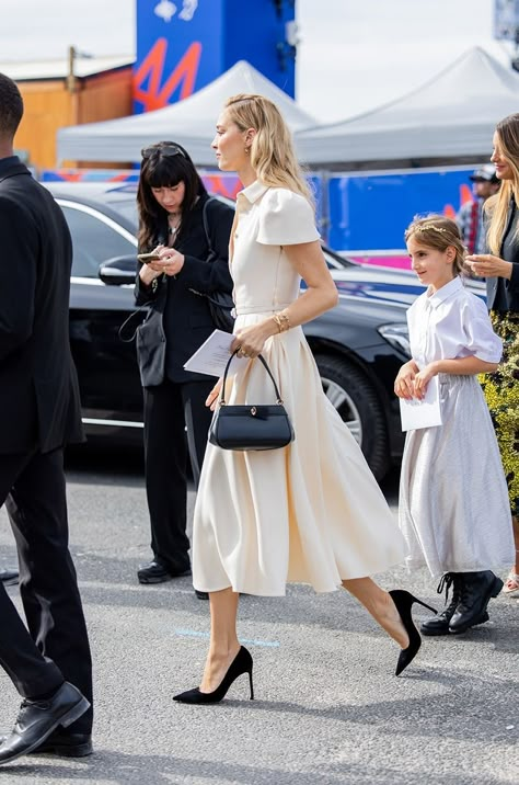 Dramatic Classic Kibbe, Classic Kibbe, Dior Outfit, Dior Dresses, Frocks And Gowns, Royalty Fashion, Beatrice Borromeo, Monaco Royal Family, Dramatic Classic