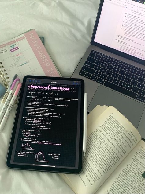 #studymotivation#study #studying #aesthetic #school #studyingabroad #thatgirl aesthetic girl Online Studying, Romanticize School, Studera Motivation, Study Aesthetics, Office Photos, Study Vibes, Big Brain, School Goals, Smart Girl