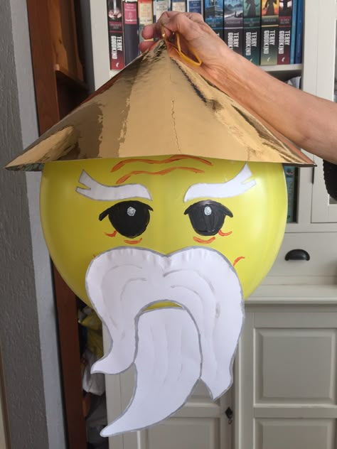 Sensei Wu Ninjago made out of punch balloon Ninja Go Party Ideas, Ninjago Birthday Party Decorations, Ninjago Party Ideas, Ninjago Balloons, Wu Ninjago, Ninjago Birthday Party Ideas, Sensei Wu, Lego Ninjago Party, Lego Ninjago Birthday