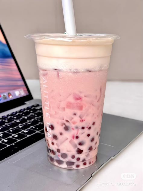 Boba Tea Recipe, Bubble Tea Flavors, Bubble Tea Recipe, Cute Drinks, Bubble Tea Boba, Aesthetic Drinks, Boba Drink, Bubble Milk Tea, Drink Aesthetic