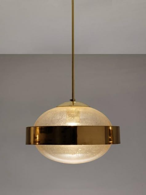 Art Chandelier, Chandelier Art, Kitchen Ceiling Lights, Kitchen Ceiling, Brass Pendant Light, Luminaire Design, Beautiful Lighting, Luxury Lighting, Lighting Inspiration