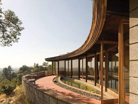 Architectural historian Mark Anthony Wilson creates a striking compendium of Frank Lloyd Wright’s West Coast projects | archdigest.com Frank Loyd Wright Houses, Architect Jobs, Frank Lloyd Wright Architecture, Frank Lloyd Wright Buildings, Frank Lloyd Wright Design, Frank Lloyd Wright Homes, Genius Loci, Mid Century Architecture, American Architecture