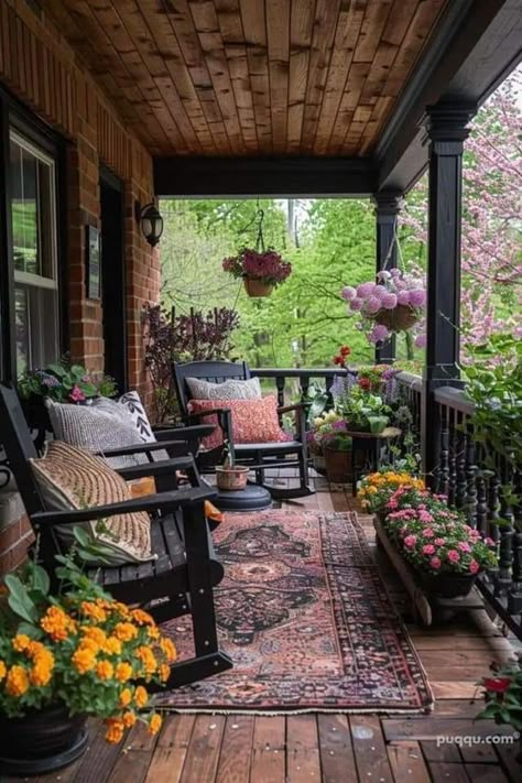 Cozy Carport Ideas, Moody Porch, Porch With Flowers, Primitive Porch, Front Porch Decor Ideas, Spring Porch Decor, Porch Sitting, Porch Makeover, Casa Country