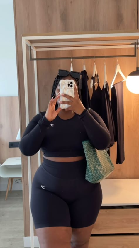 Black Plus Size Fitness, Cute Gym Fits Plus Size, Workout Sets Plus Size, Plus Size Gym Clothes, Gym Aesthetic Outfits Plus Size, Plus Workout Outfit, Plus Size Healthy Aesthetic, Body Gym Goals Plus Size, Plus Size Pilates Outfit