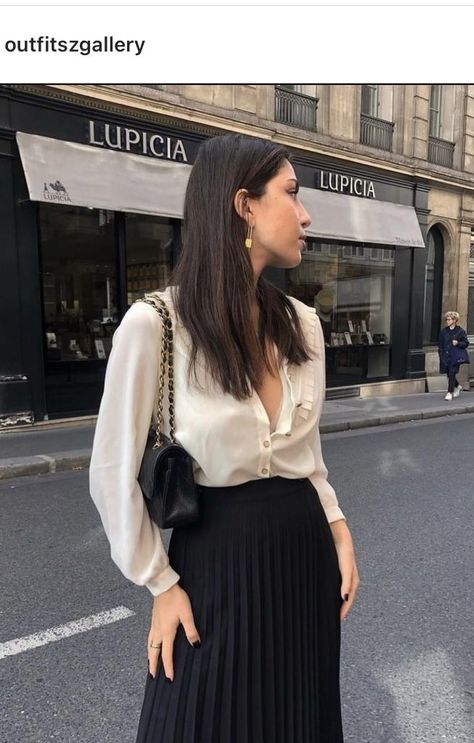 check out these outfits, casual outfits, classy outfits,everyday's outfit Silk Blouse Outfit, Expensive Outfits, Rich Outfits, Black Skirt Outfits, Sophisticated Outfits, Black Pleated Skirt, Mode Casual, Looks Street Style, Stylish Work Outfits