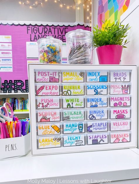 Teacher Tool Box Organization, Teacher Essentials Supplies, Teacher Tool Box Labels, Small Classroom Setup, Teacher Tool Box, Teacher Toolbox Organizer, Teacher Supplies Organization, Books Organizer, Teaching Decor