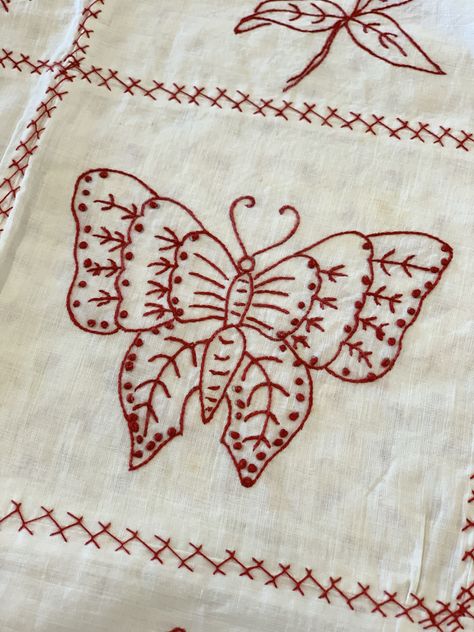 Bluework Embroidery, Redwork Quilt, Primitive Stitchery Patterns, Redwork Embroidery Patterns, Redwork Patterns, Blackwork Embroidery Patterns, Primitive Stitchery, Hand Embroidery Patterns Free, White Quilts