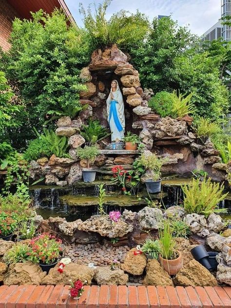 Marian Grotto Backyard, Mary Grotto Garden, Mary Grotto Backyard, Grotto Design Backyards, Grotto Backyard, Backyard Grotto, Grotto Design Ideas, Mary Grotto, Garden Altar