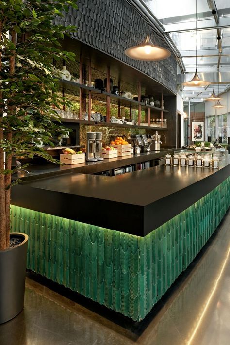 Bright and dark colours can make a bold statement, and this bar is no exception! Our designers went out and beyond, when they were designing this excquisite space! #diningdecorideas #homediningroom #decorfordiningroom designtipsinterior #christmasdecorations #christmasdecor Emerald Green Bar, Greens Restaurant, Boho Bar, Bar Counter Design, Pub Design, Green Bar, Design Café, Home Coffee Bar, Counter Design