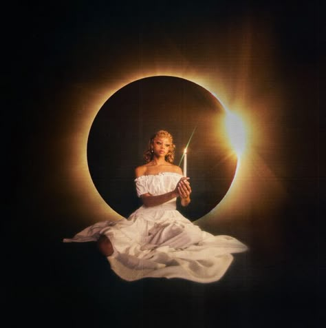 Moon Photoshoot, Eclipse Photography, Light Shoot, Total Eclipse, Photoshoot Themes, Egyptian Goddess, Studio Photoshoot, Best Photo Poses, A Level Art