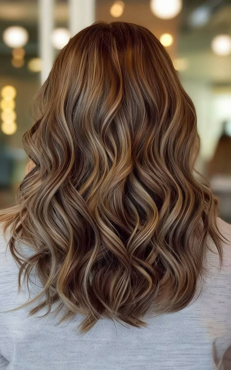 Back view of soft, wavy curls on medium-length brown hair with highlights. Curled Hair For Medium Hair, Medium Hair Length Curls, End Curls Medium Hair, Curled Hairstyles Medium Hair, Medium Waves Hair, Curled Hair Mid Length, Mid Length Hair Wedding, Loose Curls For Medium Length Hair, Naturally Wavy Medium Length Hair