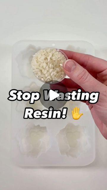 Where To Get Resin Supplies, Resin Without Mold How To Make, Resin Crafts Without Molds, Resin Art Without Mold, Resin Cups Diy, Simple Resin Art Ideas, Resin Color Ideas, Diy Silicone Molds For Resin, Simple Resin Art