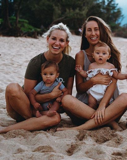 Ellen Fisher and Jessica Gee from the Bucket List Family Ellen Fisher Home, 2 Moms Families, Mom Friends Aesthetic, Mom Besties, The Bucket List Family, Ellen Fisher, Mommy Group, Mommy Friends, Pregnant Sisters