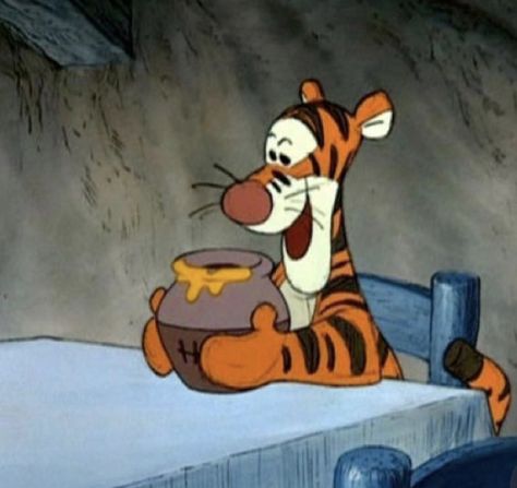 Tigger Aesthetic, Tigger Disney, Tigger Winnie The Pooh, Winnie The Pooh Pictures, Cute Winnie The Pooh, Winnie The Pooh Quotes, Winnie The Pooh Friends, Christopher Robin, Old Disney