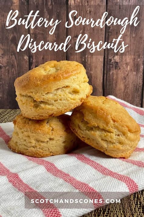 Sour Dough Discard Biscuits Recipe, Sourdough Discard Buscuit, Sourdough Discard Biscuts, Sourdough Discard Biscuits Recipes, Sourdough Biscuits Recipe Easy, Discard Biscuits Easy, Quick Sourdough Biscuits Recipe, Sourdough Discard Biscuits And Gravy, Sourdough Flaky Biscuits