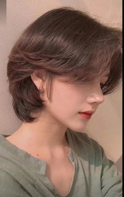 Tomboy Haircut, Tomboy Hairstyles, Short Hair Tomboy, Asian Short Hair, Hair Inspiration Short, Haircut Inspiration, Hair Idea, Girl Short Hair, Asian Hair