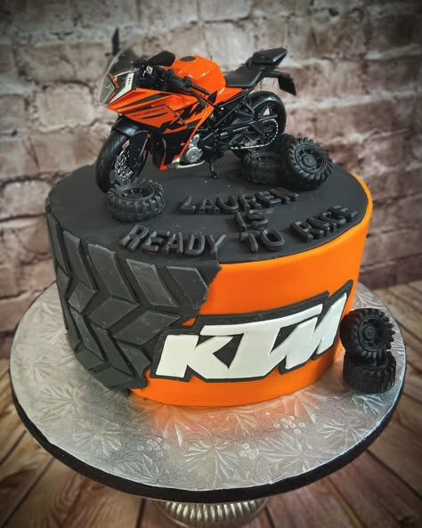 Kathryn Langdon-Burton | When you hate the bike, but you love your daughter more, you make the cake. May your 21st birthday be filled with the same excitement and… | Instagram Motor Bike Cakes For Men, Motocross Cake Ideas, Dirtbike Birthday Cakes, Motorbike Cake For Men, Motorcycle Birthday Theme, Birthday Cake Motorcycle, Ktm Cake, Bike Themed Birthday Party, Dirt Bike Birthday Cake