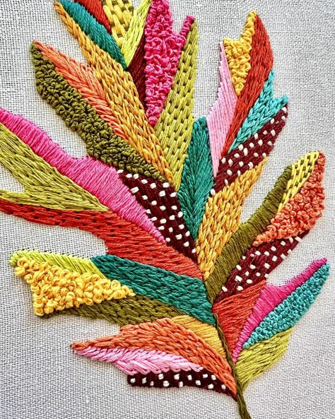 New abstract leaf pattern just added to the shop. Check it out at link in bio! #embroidery #embroideryart #embroiderypattern #modernembroidery #abstractembroidery #fall #autumnvibes #damngoodstitch #dmcembroidery #dmcthreads #handembroidery Leave Embroidery, Oak Leaf Pattern, Feather Embroidery, Hand Embroidery Patterns Free, Embroidery Leaf, Textile Art Embroidery, Abstract Embroidery, Abstract Leaf, Stitching Ideas