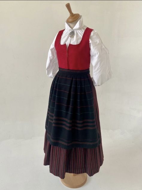 Danish Traditional Clothing, Norwegian Clothing, Nordic Culture, Scandinavian Lifestyle, Traditional Clothing, Traditional Outfits, Norway, Sweden, Frozen