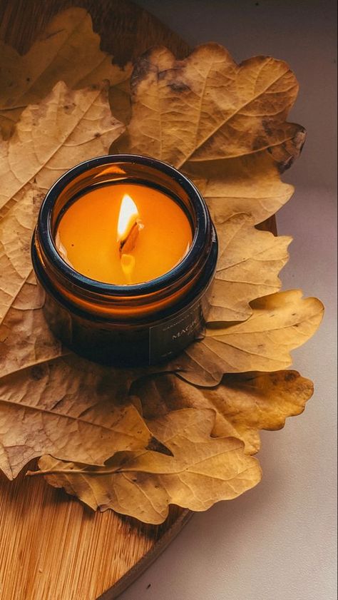 Autumn Candles Aesthetic, Candles Aesthetic, Aesthetic Workplace, Candle Wallpaper, Candles Aesthetic Cozy, Fall Living Room Ideas, Candle Photography Ideas, Candle Photoshoot, Candle Photography