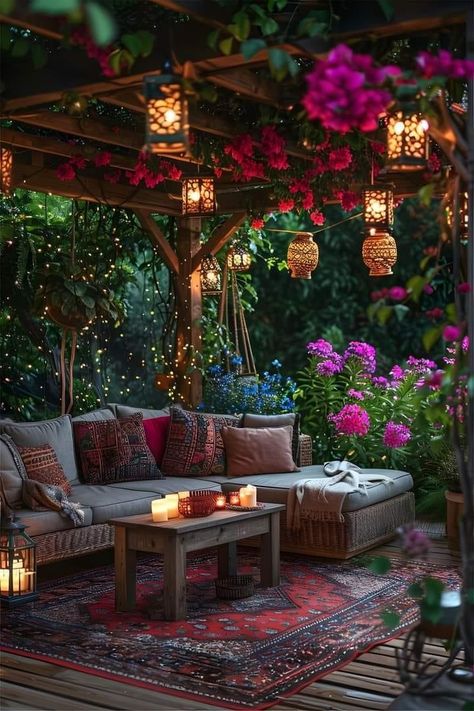 Lighting Patio Ideas, Tulum Patio Decor, Magical Patio Ideas, Have Inspiration Terrasse, Magical Yard Ideas, Tulum Garden, Moroccan Patio Ideas, Moroccan Garden Ideas, Magical Garden Ideas