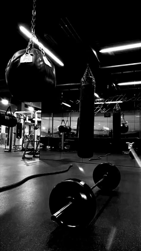 Boxer Aesthetic, Gym Vibes, Gym Wallpaper, Gym Photos, Gym Guys, Gym Pictures, Gym Aesthetic, Boxing Gym, Sports Aesthetic