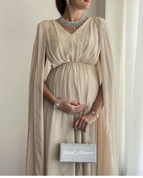 Pregnant Dress For Wedding Guest, Pregnancy Dresses For Wedding, Pregnancy Dresses For Wedding Guest, Sister Of The Groom Dress, Pregnant Dress Elegant, Pregnancy Wedding Dress, Dressy Fall Outfits, Pregnant Party Dress, Elegant Maternity Dresses