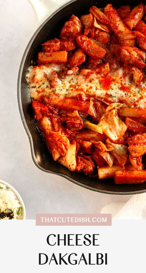 korean dakgalbi spicy chicken stir-fry in a pan with a lot of mozzarella cheese Dakgalbi Korean Food, Dakgalbi Recipe, Chuncheon Dakgalbi, Cheese Dakgalbi, Korean Spicy Chicken, Tasty Fried Rice, Tteokbokki Recipe, Korean Sweet Potato, Easy Korean Recipes