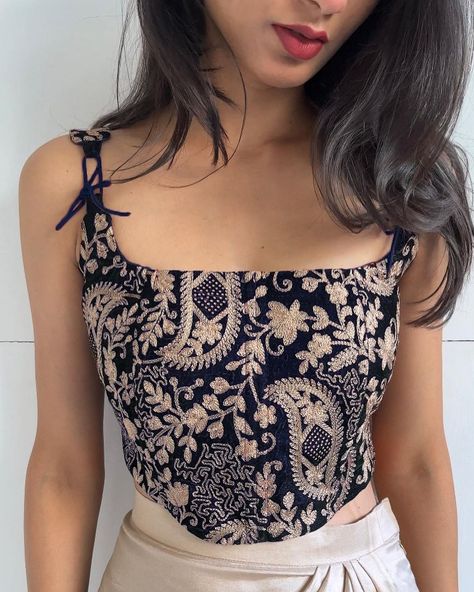 Mogra Designs | Our recent bestselling Velvet Kashida Corset is now available in dark blue colour . . . #mogradesigns #corset #kashida #corsets… | Instagram Cool Blouse Designs, Corset Style Blouse, Indian Corset Blouse, Corset Indian Outfit, Corset Blouse Designs, Corset Blouse Lehenga, Corset Blouse Saree, Cute Blouse Designs, Indian Corset