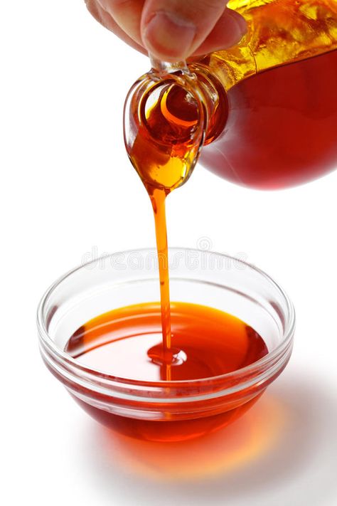 Red palm oil. Pouring red palm oil into a glass bowl , #Ad, #oil, #palm, #Red, #Pouring, #bowl #ad Palm Oil Benefits, Honey Jar Spell, Candle Making Fragrance, Healthy Cooking Oils, Easy Juice Recipes, Healthy Sweeteners, Red Palm Oil, Coconut Oil For Teeth, Coconut Oil For Acne