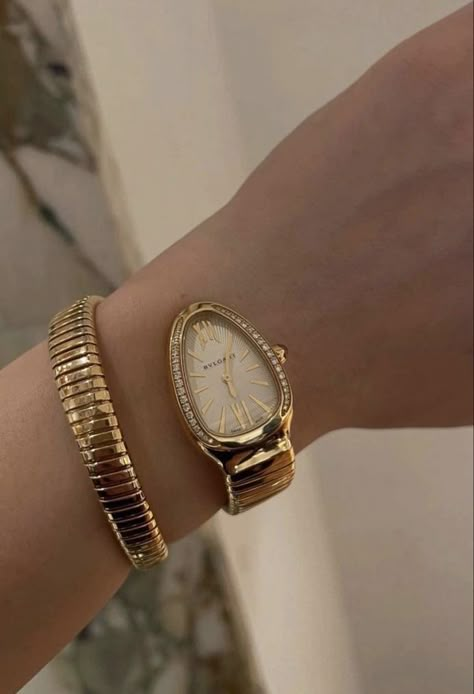 Bulgari Serpenti Watch, Dhgate Finds, Bulgari Watch, Luxe Jewelry, Dope Jewelry, Jewelry Essentials, Classy Jewelry, Stacked Jewelry, Expensive Jewelry