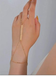 Hand Chain Jewelry, Finger Bracelets, Hand Chain Bracelet, Fancy Jewelry Necklace, Jewellery Trends, Resin Bracelet, Stylish Rings, Crystal Beads Bracelet, Jewelry Hand