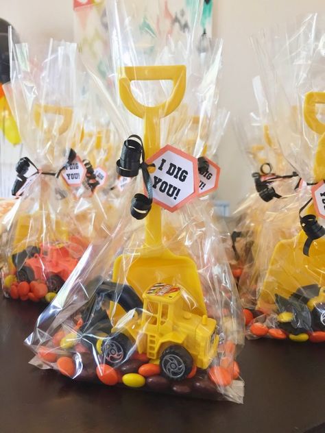 3rd Birthday Party Ideas, 4de Verjaardag, Construction Theme Birthday Party, Construction Theme Party, Sweet 17, 3rd Birthday Party, Tractor Birthday, Construction Birthday Parties, Trucks Birthday Party